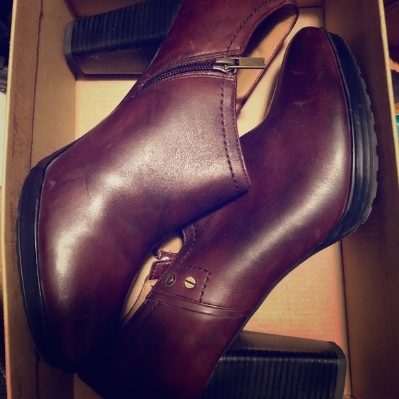 Clark’s Women’s Booties-Wine color - Picture 1 of 2